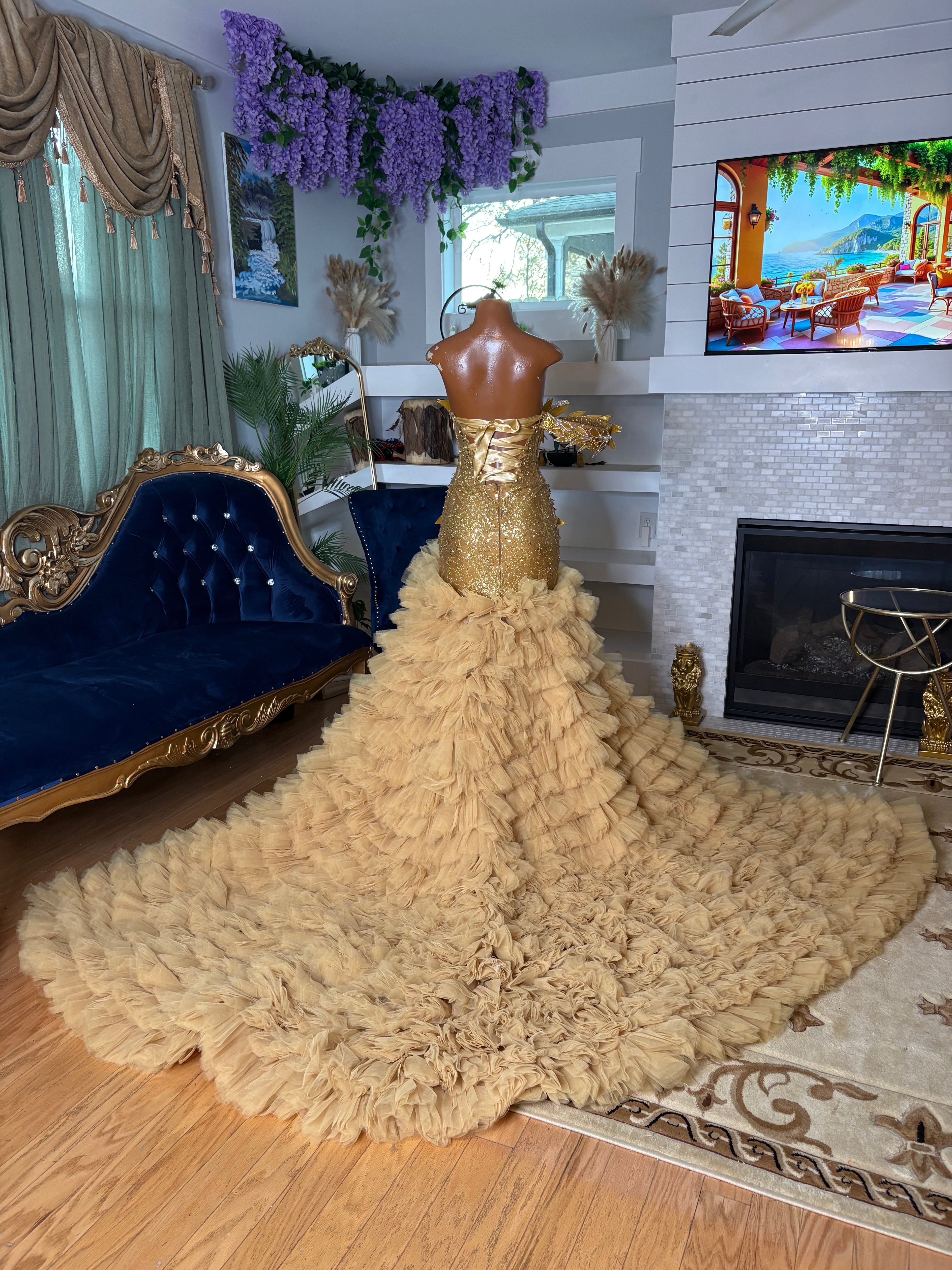 gold gypsy wedding dress ST. PUCCHIStunning Untraditional Wedding Veils